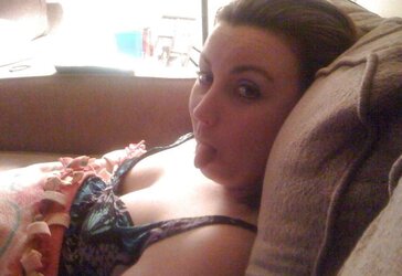 Chubby AM Wifey Deepthroating