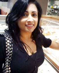 NRI MUMMY aunty (Geeta kapoor