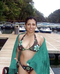 NRI MUMMY aunty (Geeta kapoor