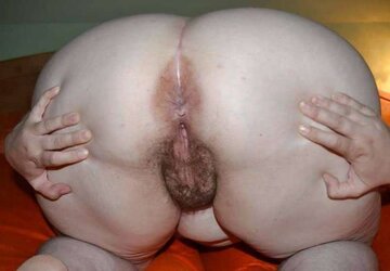 Labia CloseUp Mummy Wifey