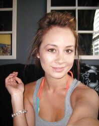 Bombshell with super-cute flesh