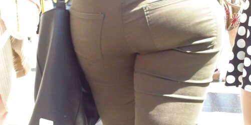 Spanish teenager elastic bum