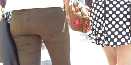 Spanish teenager elastic bum