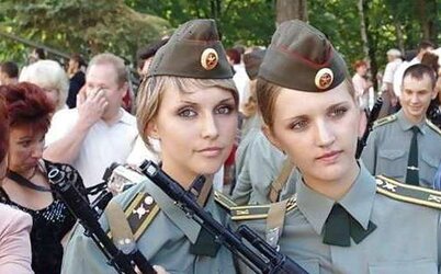 FEMALES OF METAL!