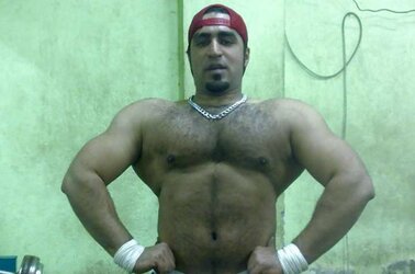 Magnificent unshaved pecs
