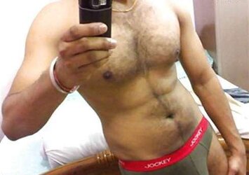Magnificent unshaved pecs