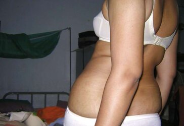 DESI AUNTY- SAREE SANS FACE