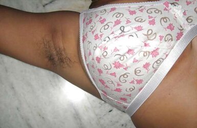 DESI AUNTY- SAREE SANS FACE