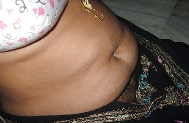 DESI AUNTY- SAREE SANS FACE