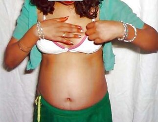 DESI AUNTY- SAREE SANS FACE