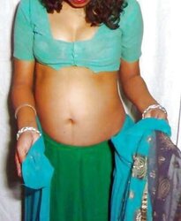 DESI AUNTY- SAREE SANS FACE
