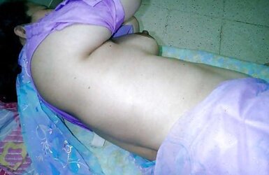 DESI AUNTY- SAREE SANS FACE
