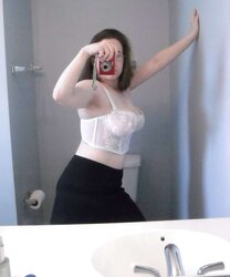 HornyHolly From - JoinUntrue.com