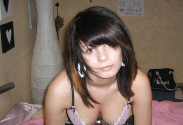 Zwigt zwar keine Fotze aber trotzdem geiles Teenager