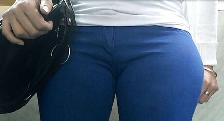 Argentinas spied on the street .. donk, fun bags cameltoe