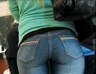 Argentinas spied on the street .. donk, fun bags cameltoe