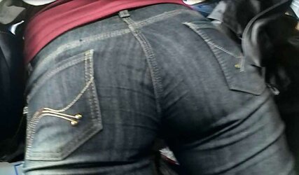 Argentinas spied on the street .. donk, fun bags cameltoe