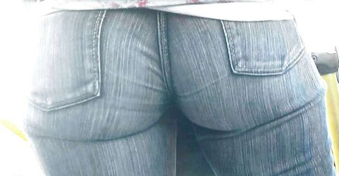 Argentinas spied on the street .. donk, fun bags cameltoe