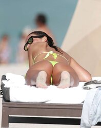 THE ITALIAN QUEEN Nicole Minetti