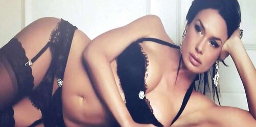 THE ITALIAN QUEEN Nicole Minetti