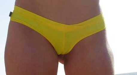 Fotze frisst Hosepipe - cameltoe