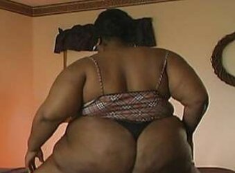 PLUMPER Empress Kabani