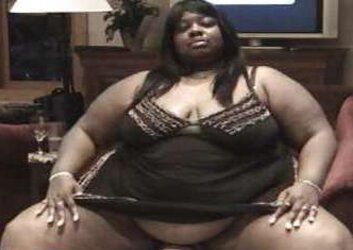 PLUMPER Empress Kabani