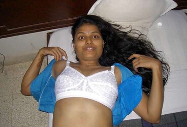 ARPITA - MOLTEN INDIAN WIFEY
