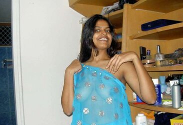 ARPITA - MOLTEN INDIAN WIFEY