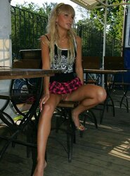 Lengthy lips pretty blondie