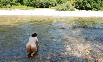 Nackt am Fluss , bare at the sea