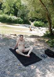 Nackt am Fluss , bare at the sea