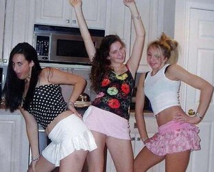 Les jeunes salopes ( jupette , kilt )