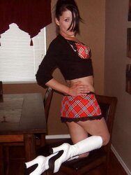 Les jeunes salopes ( jupette , kilt )