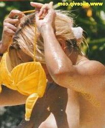 Mara Venier boobies