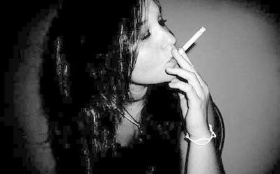 Femmes Smoking B