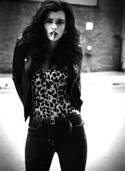 Femmes Smoking B