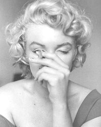 Femmes Smoking B