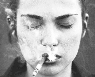 Femmes Smoking B