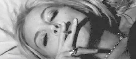 Femmes Smoking B