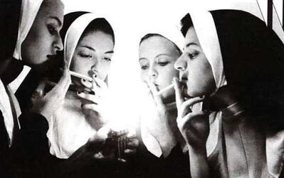 Femmes Smoking B