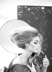 Femmes Smoking B