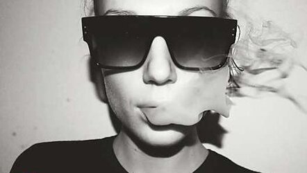 Femmes Smoking B