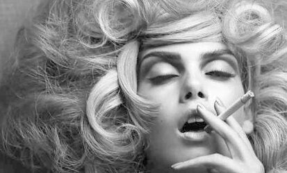Femmes Smoking B