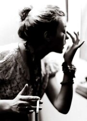Femmes Smoking B