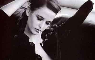 Femmes Smoking B