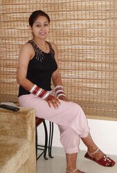Warm indian damsel