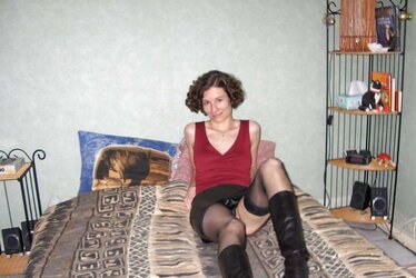 Smoothly-Shaven housewife