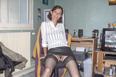 Smoothly-Shaven housewife