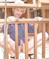 Bottomless grannys, matures